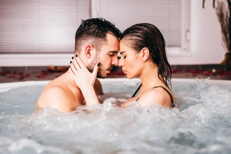 Disfruta de un Jacuzzi: un oasis de relajación en pareja